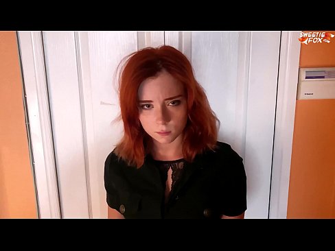 ❤️ Ghearr Garda Slándála Pionós ar Bhean Réidh as Siopadóireacht - Cum I mBéil ☑ Porn crua linn ﹏